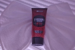 Shocking-Bronzer-45-bronzerů-intenzivní-podpora-pružnosti-pokožky-neuvěřitelně-dlouhotrvající-opálení-ovocné-aroma-s-akcentem-banánové-vůně